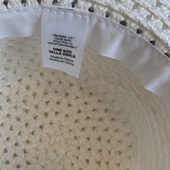 2 Hats - Picture 9 of 9